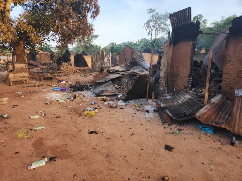 Mambasa : dix morts et plusieurs maisons réduites en cendres lors d’une attaque des ADF à Bavakoa